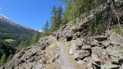 Wandelreis-oztal-solden-oostenrijk-loopend-vuurtje-wandelreizen
